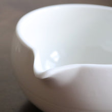 Load image into Gallery viewer, Handmade Matcha Pouring Bowl (Chawan) -  Kiyora 清ら katakuchi White