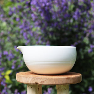 Handmade Matcha Pouring Bowl (Chawan) -  Kiyora 清ら katakuchi White