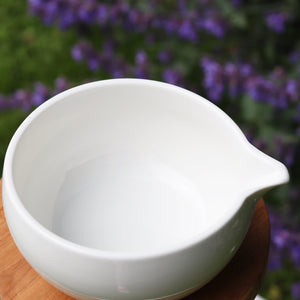 Handmade Matcha Pouring Bowl (Chawan) -  Kiyora 清ら katakuchi White